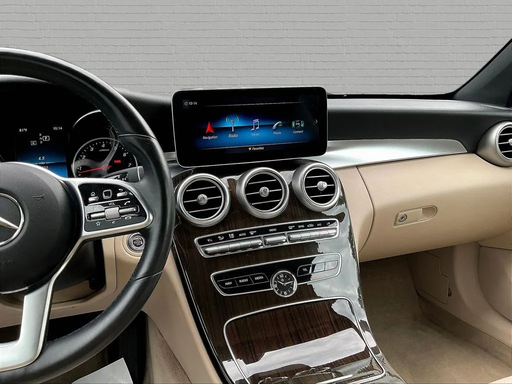 Mercedes-Benz C-Class photo 9