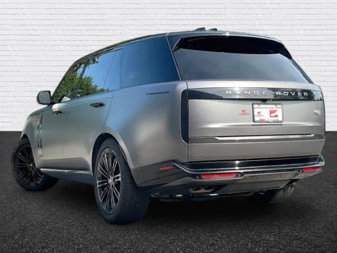 More photos of 2022 Land Rover Range Rover SE at Gravity Autos Roswell, GA