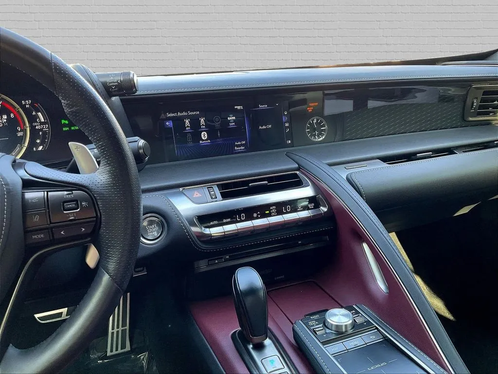 Lexus LC photo 9