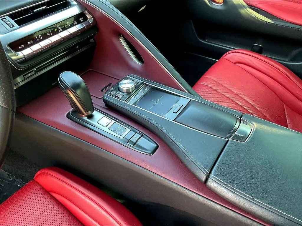 Lexus LC photo 15