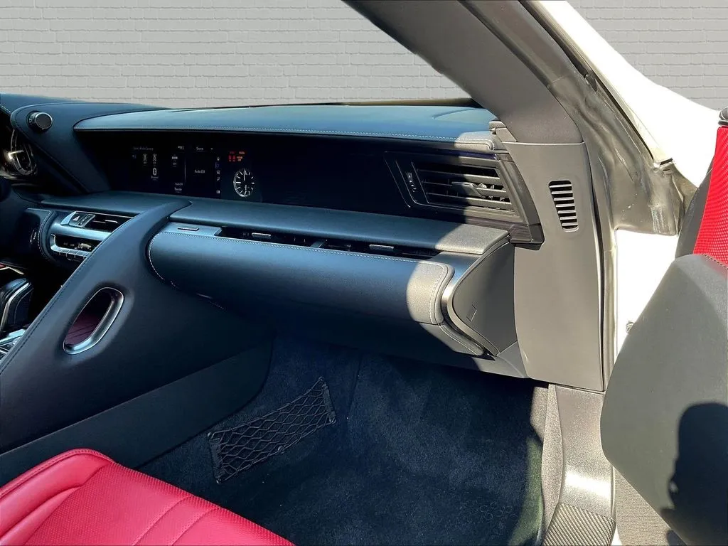 Lexus LC photo 22