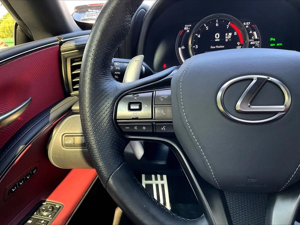 Lexus LC photo 10