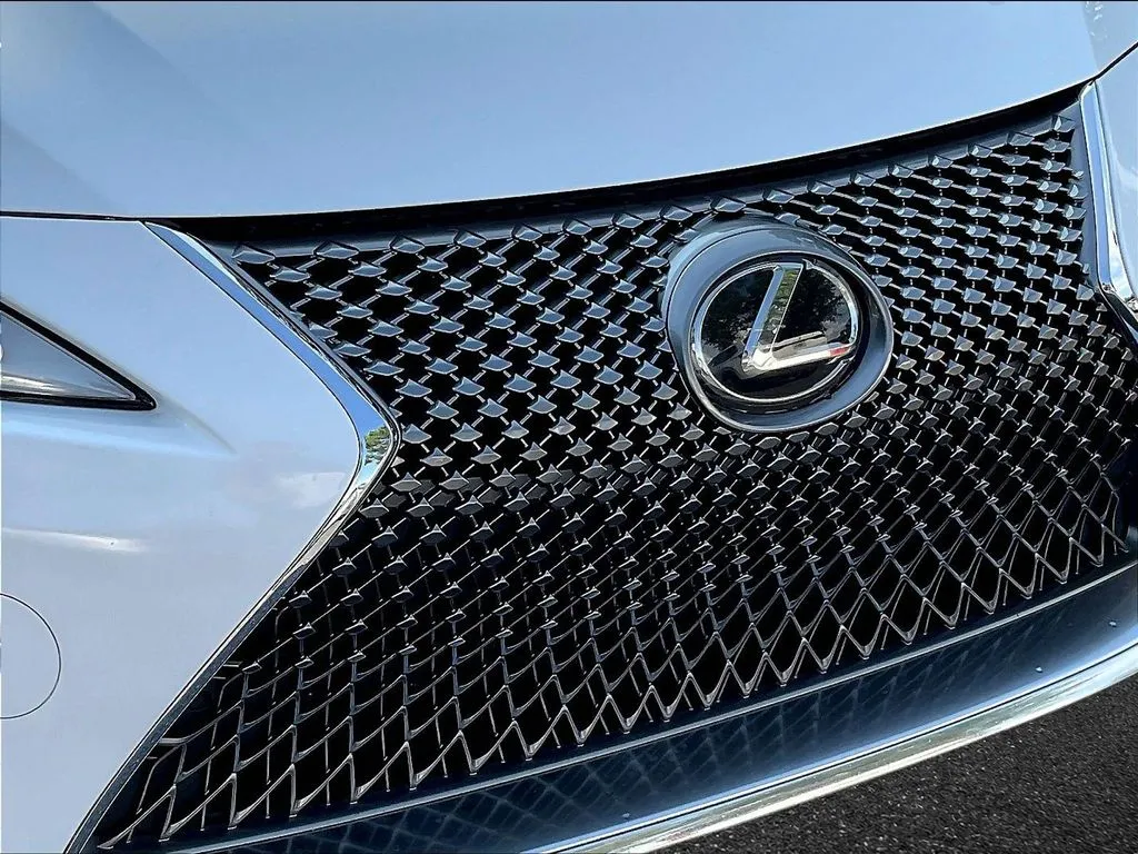 Lexus LC photo 26