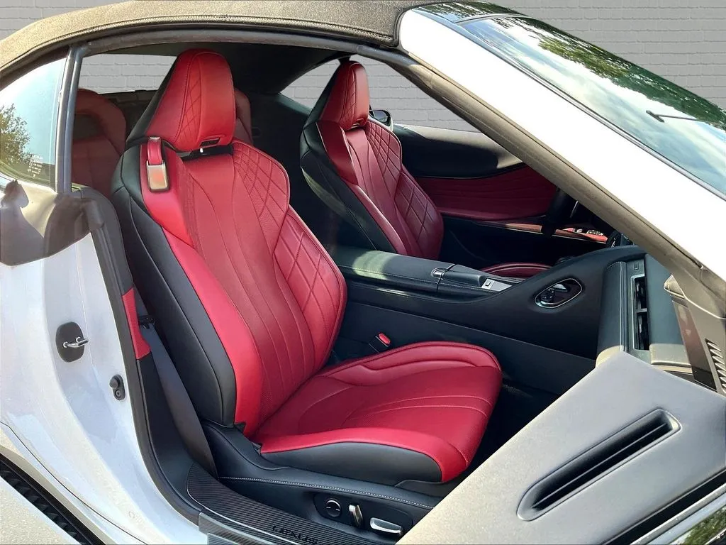 Lexus LC photo 24