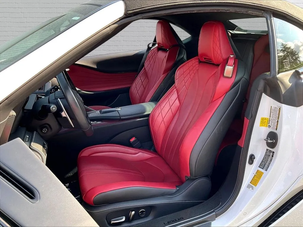 Lexus LC photo 18