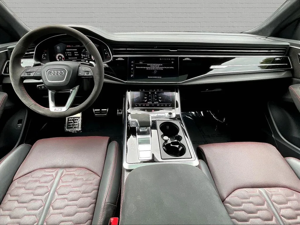 Audi RS Q8 performance photo 7