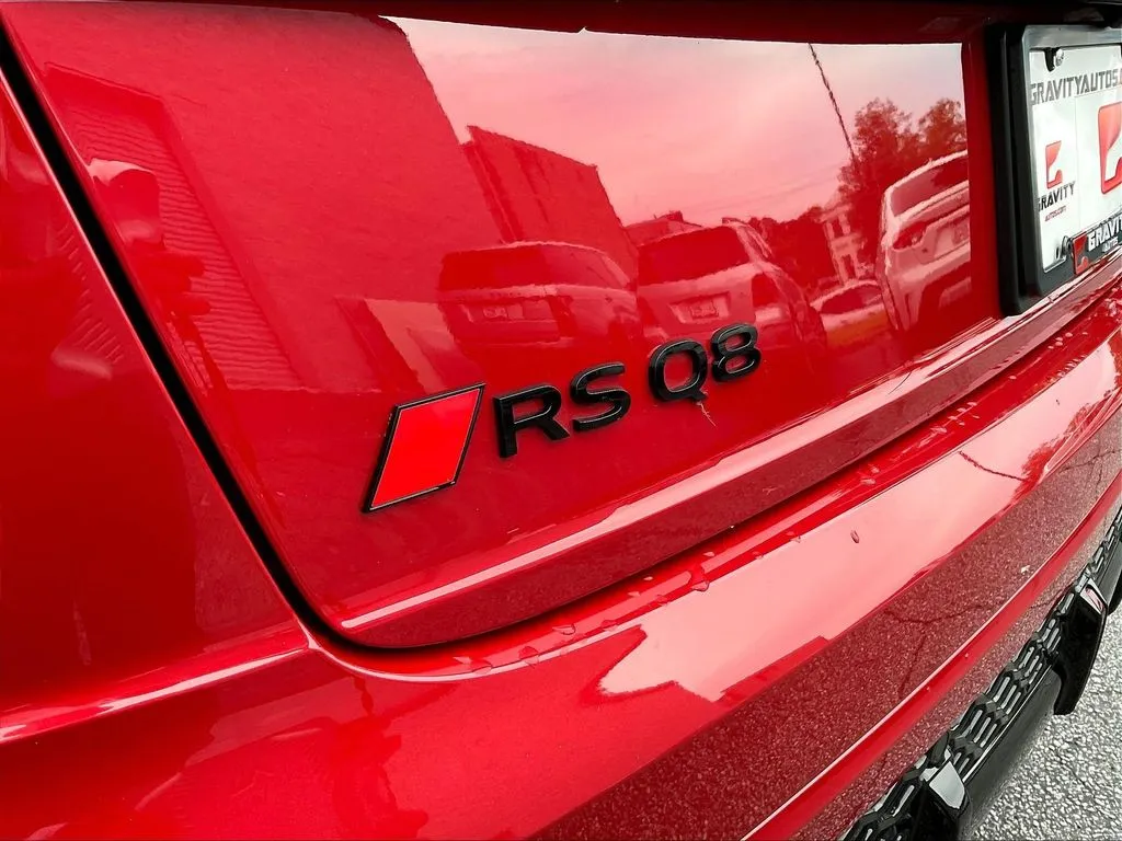 Audi RS Q8 performance photo 22