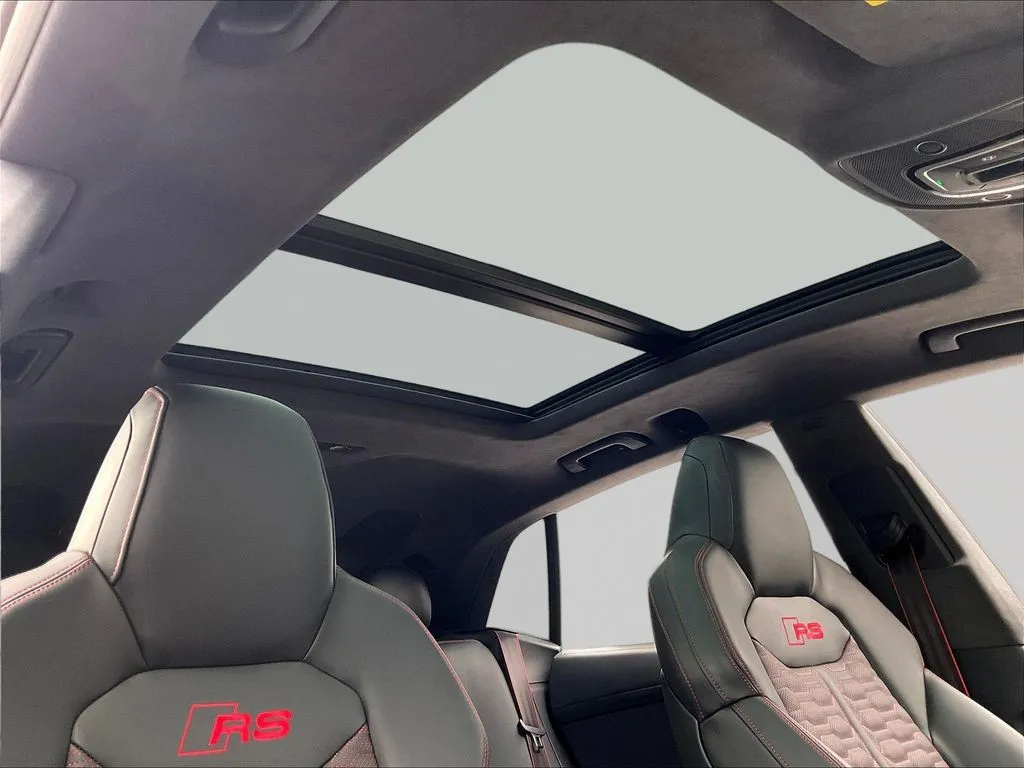 Audi RS Q8 performance photo 25
