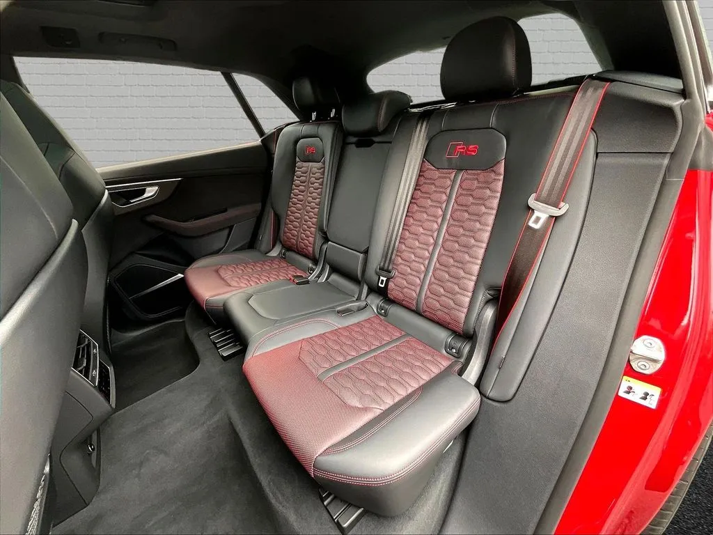 Audi RS Q8 performance photo 20
