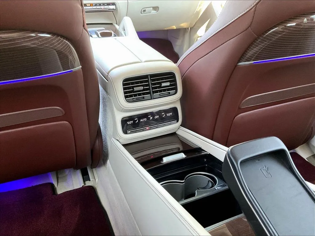 Mercedes-Benz GLS photo 10