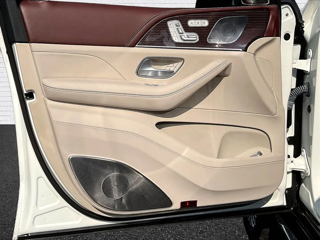 Mercedes-Benz GLS photo 18