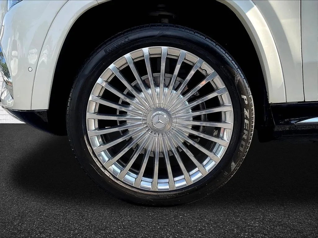 Mercedes-Benz GLS photo 30
