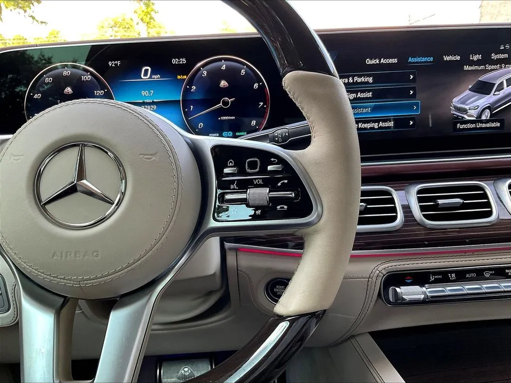 Mercedes-Benz GLS photo 12