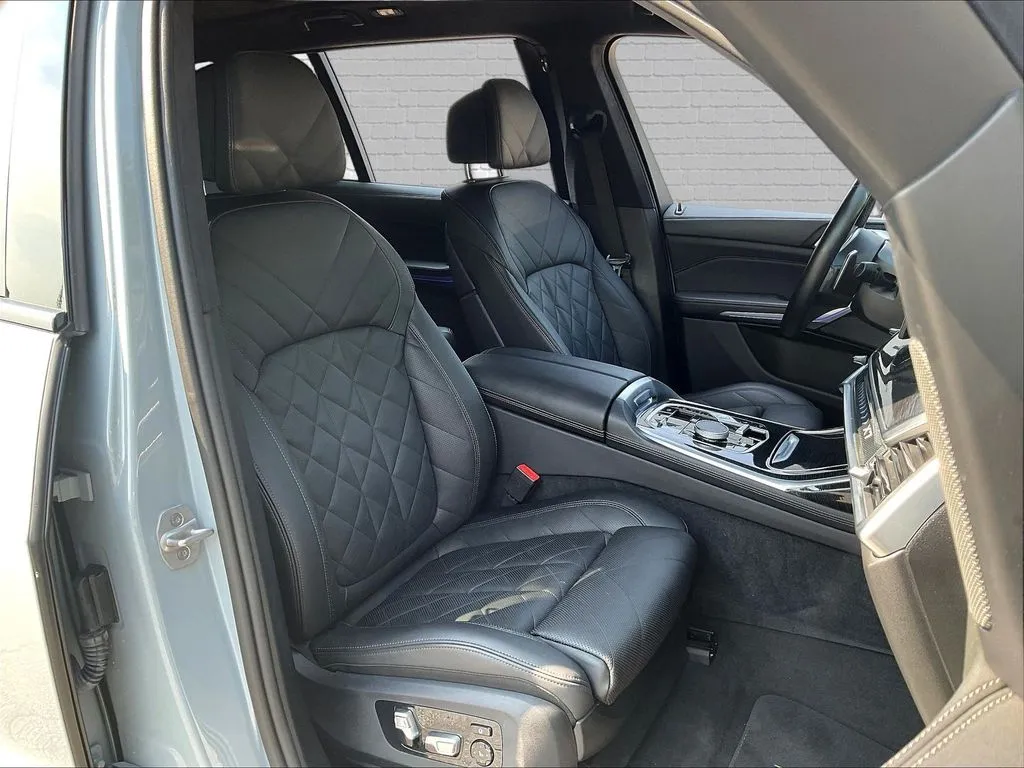 BMW X7 photo 24