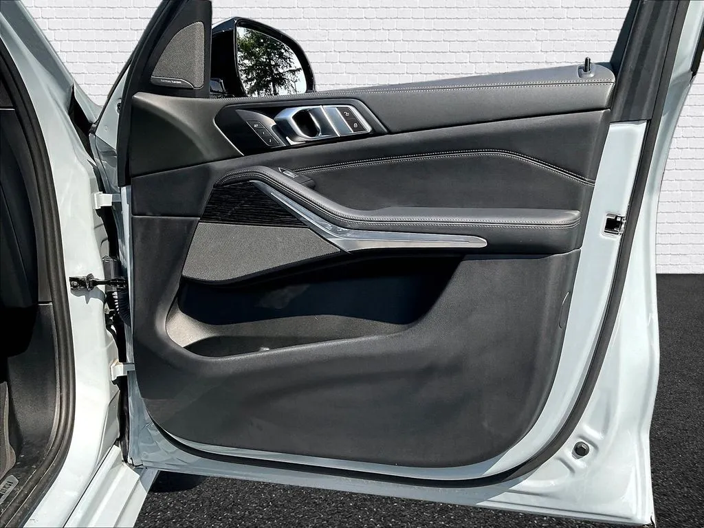 BMW X7 photo 23