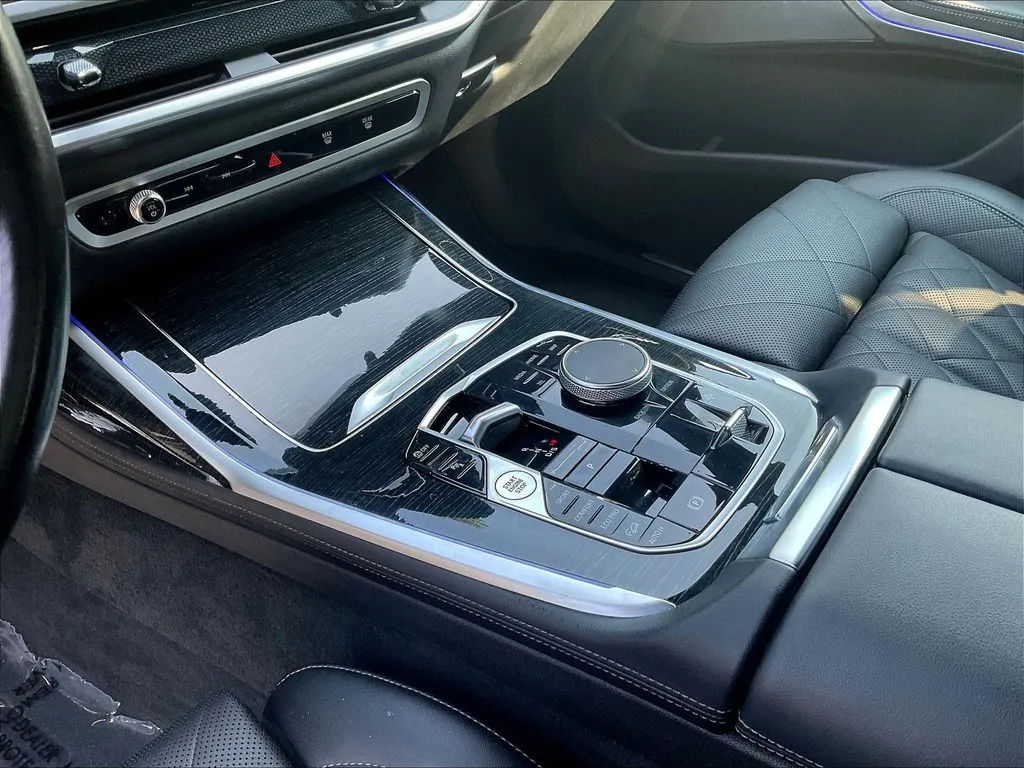 BMW X7 photo 15