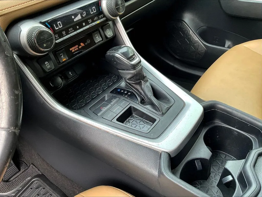 Toyota RAV4 photo 11