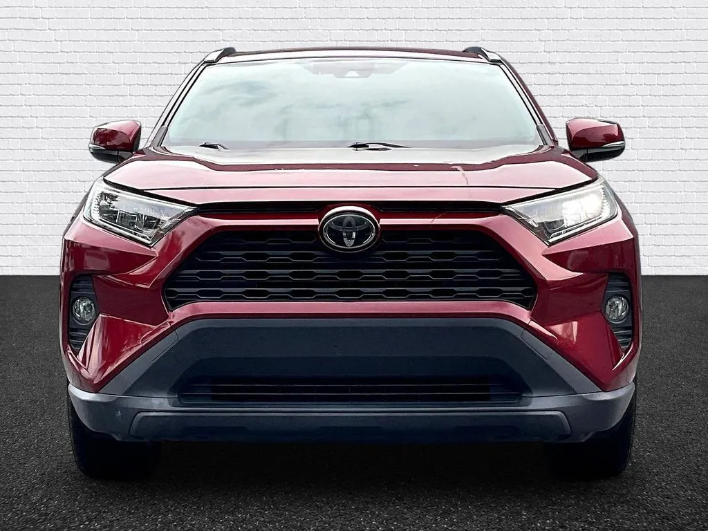 Toyota RAV4 photo 2