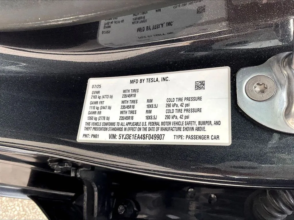 Tesla Model 3 photo 15