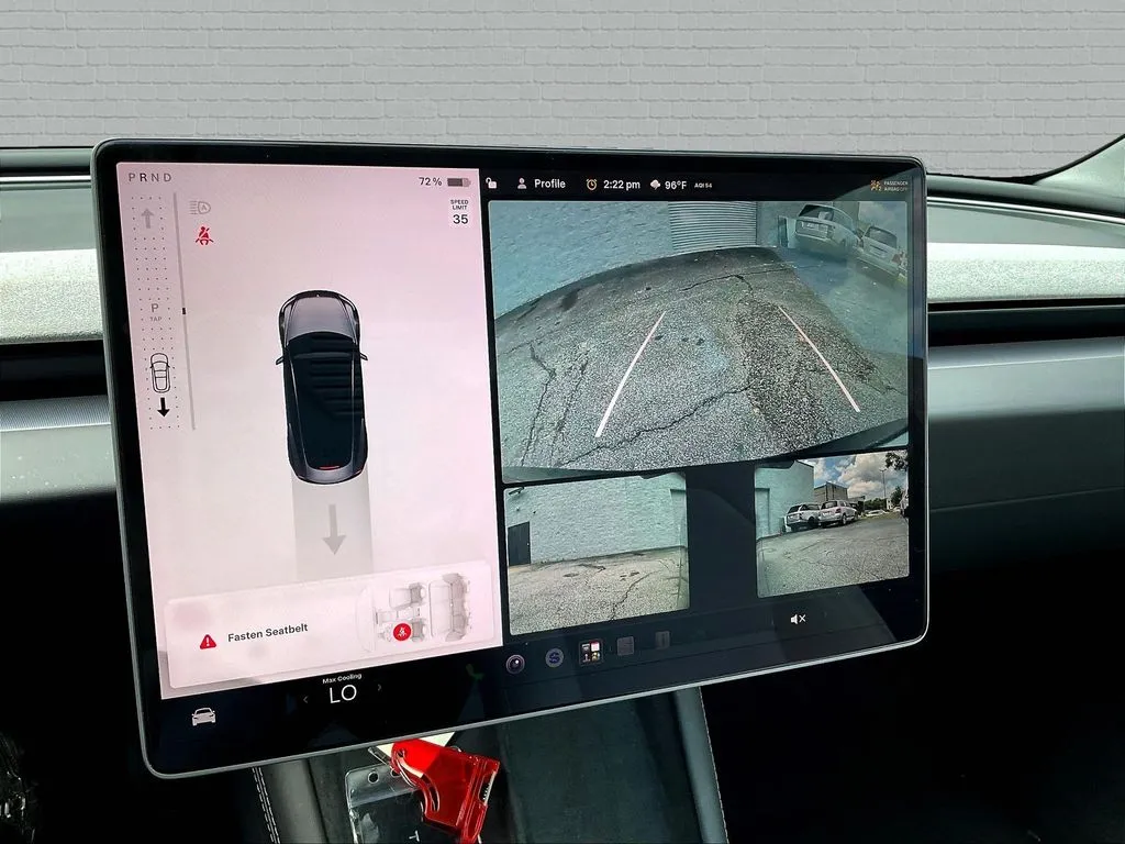 Tesla Model 3 photo 13