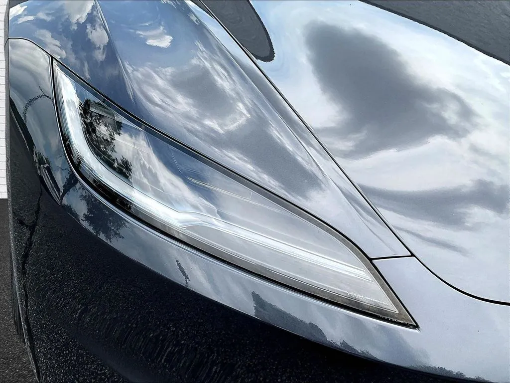 Tesla Model 3 photo 24