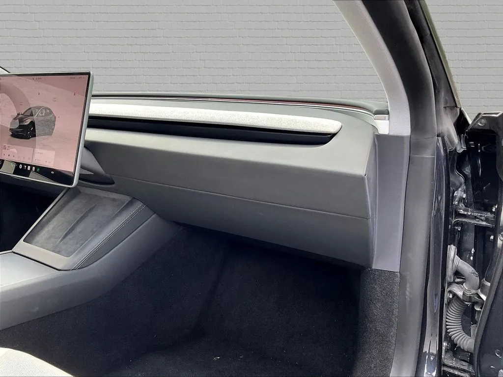 Tesla Model 3 photo 20