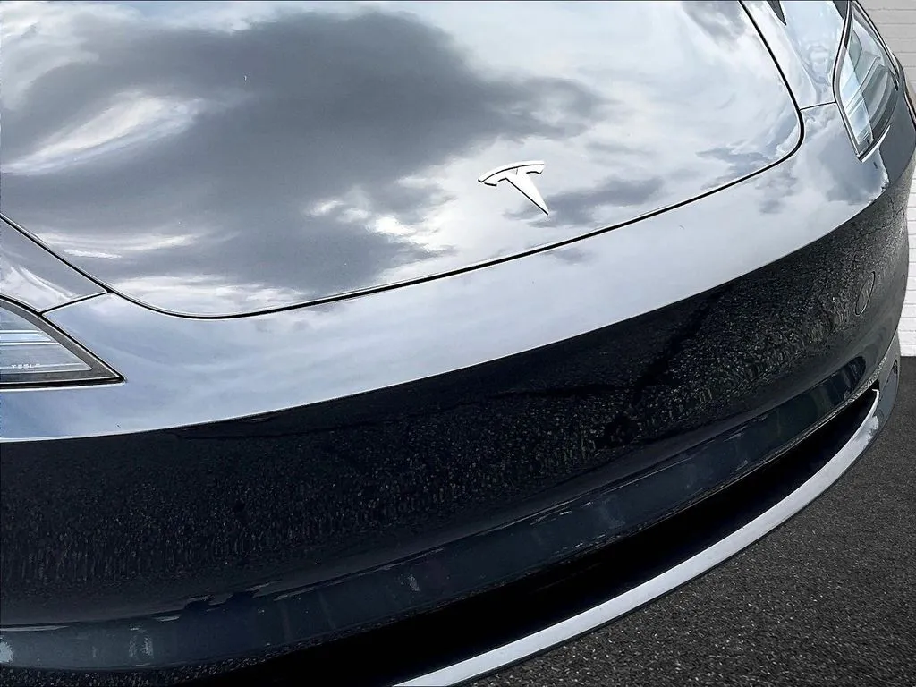 Tesla Model 3 photo 25