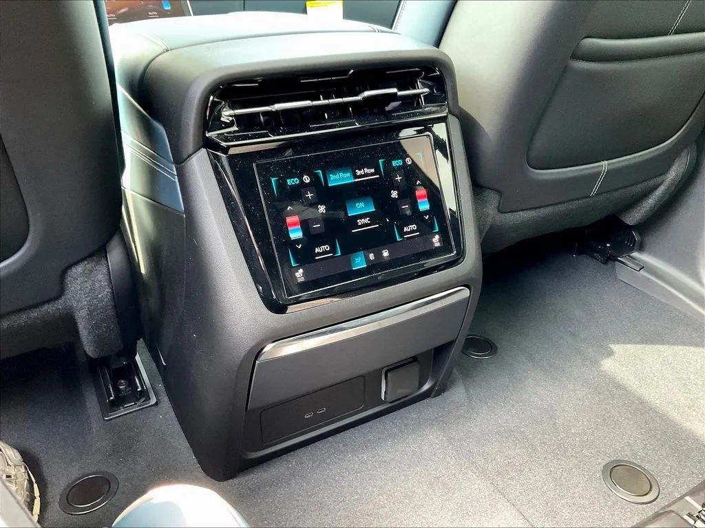 Cadillac Escalade IQ photo 10