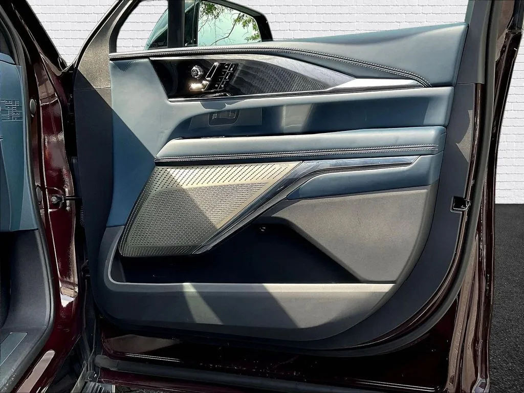 Cadillac Escalade IQ photo 26