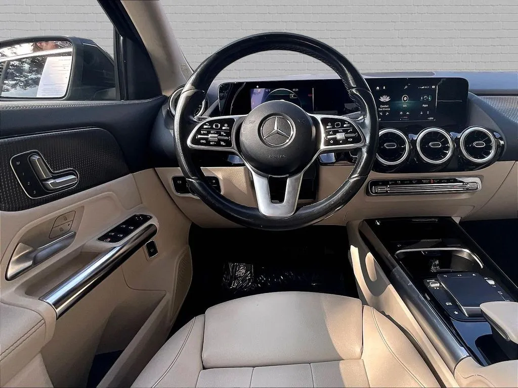 Mercedes-Benz GLA photo 8