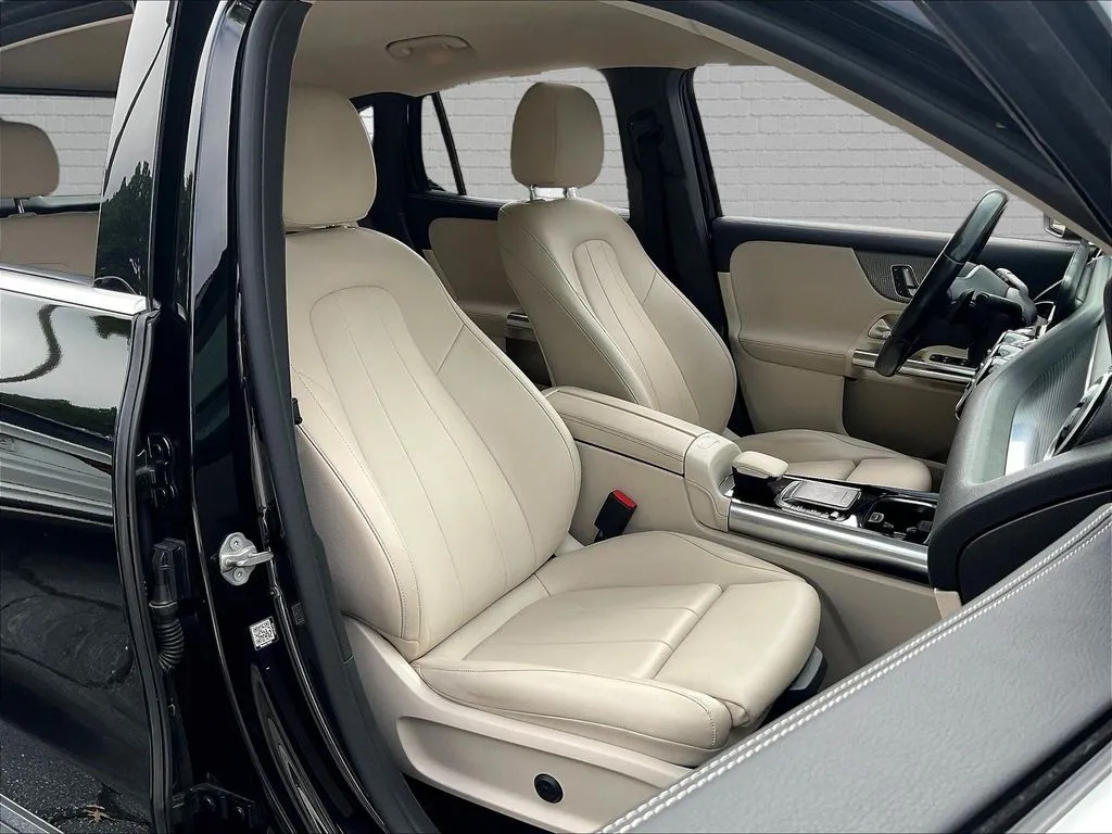 Mercedes-Benz GLA photo 20
