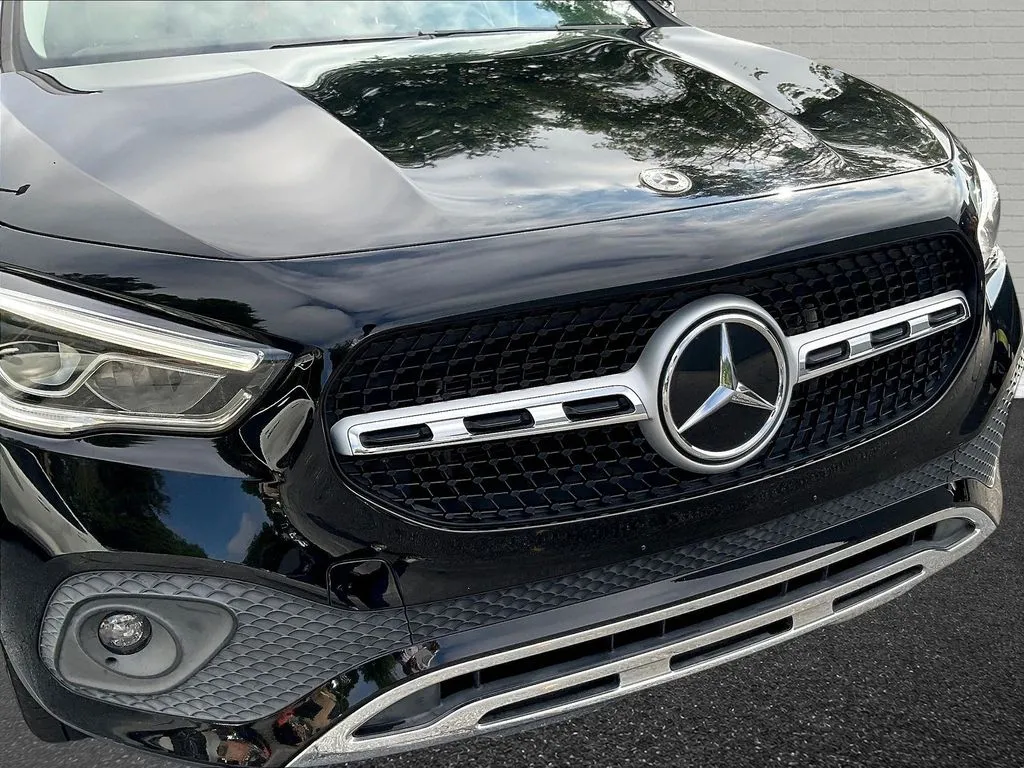 Mercedes-Benz GLA photo 22