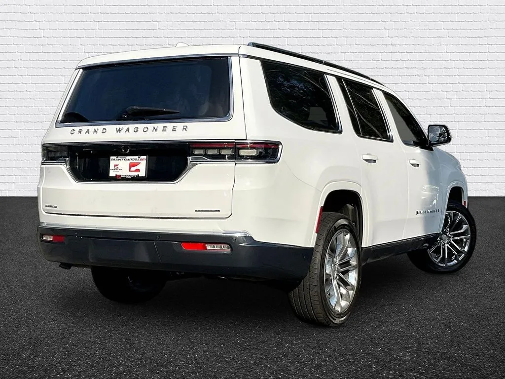 Jeep Grand Wagoneer photo 6