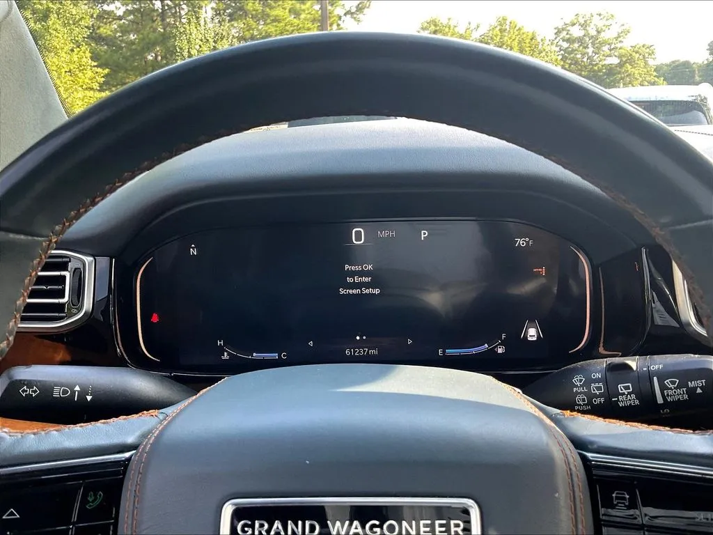 Jeep Grand Wagoneer photo 13
