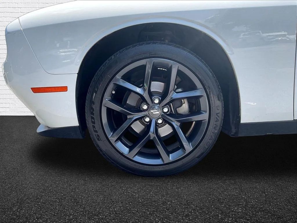 Dodge Challenger photo 21