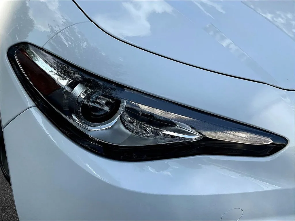 Alfa Romeo Giulia photo 23