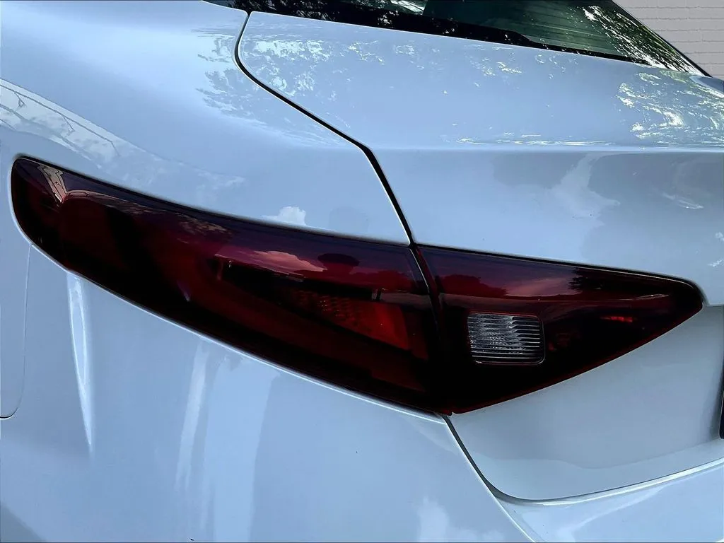 Alfa Romeo Giulia photo 16