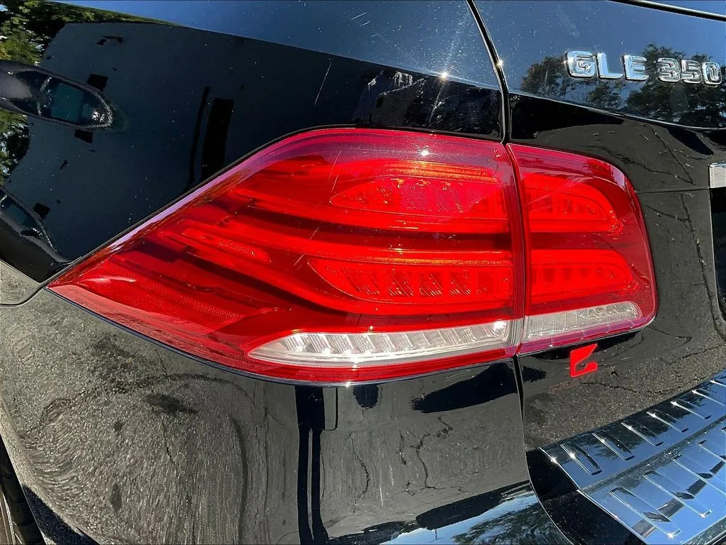 Mercedes-Benz GLE photo 18