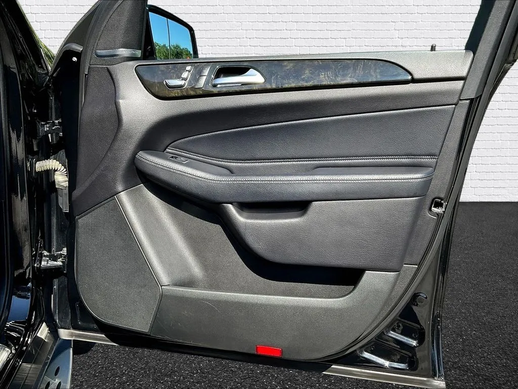 Mercedes-Benz GLE photo 21