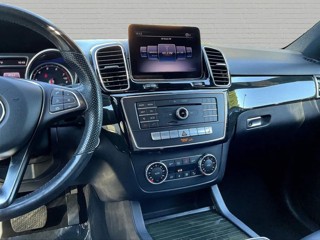 Mercedes-Benz GLE photo 8