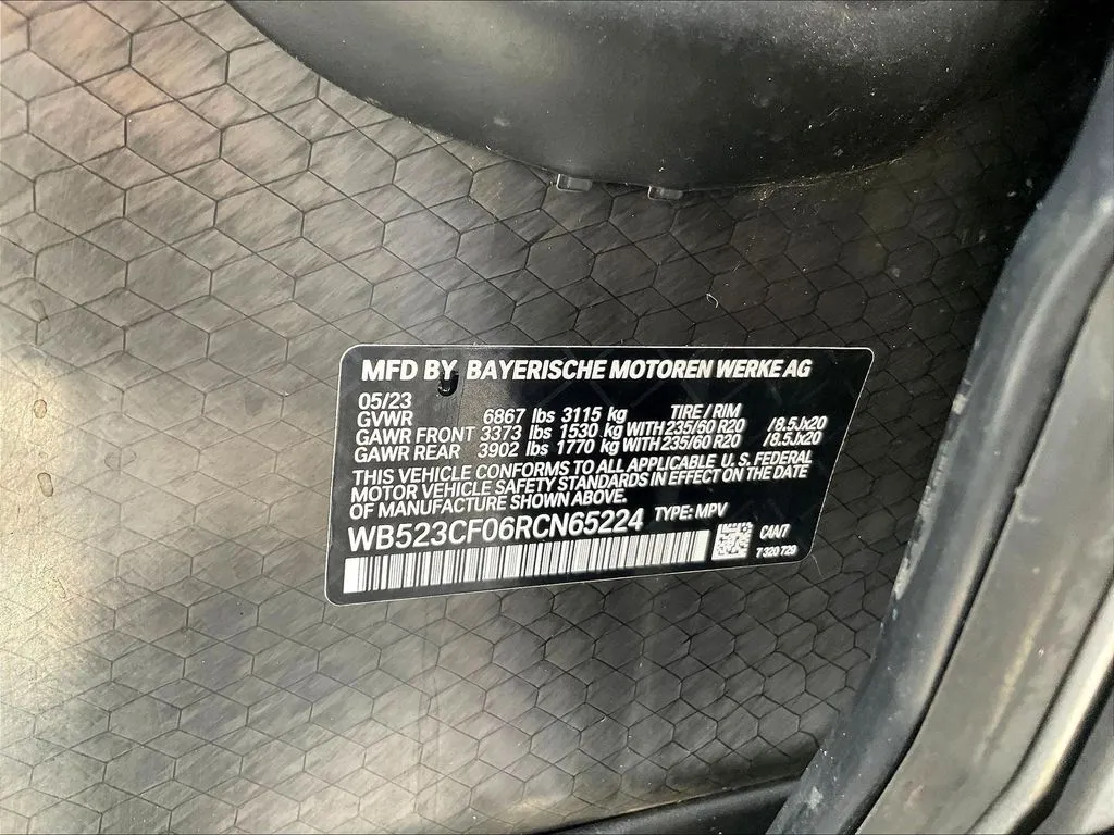 BMW iX photo 16