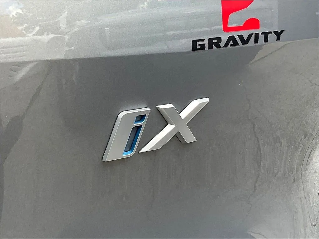 BMW iX photo 21