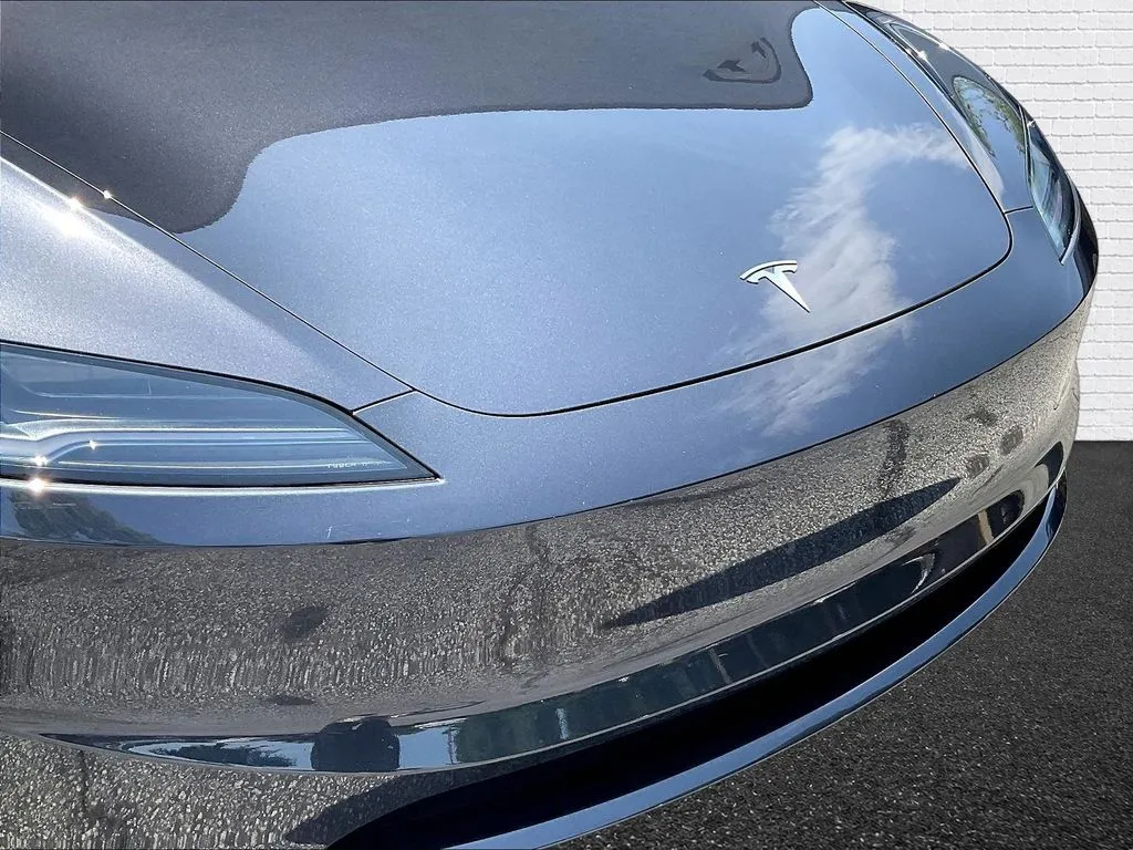 Tesla Model 3 photo 23
