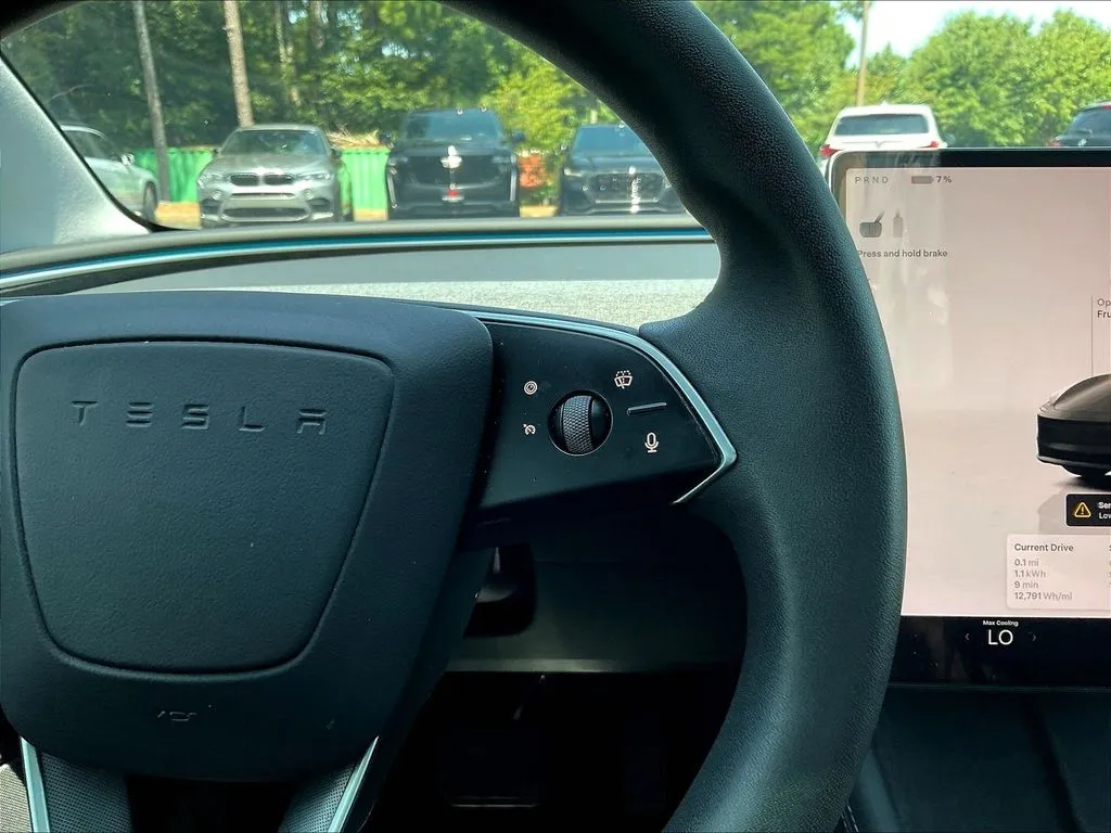 Tesla Model 3 photo 10