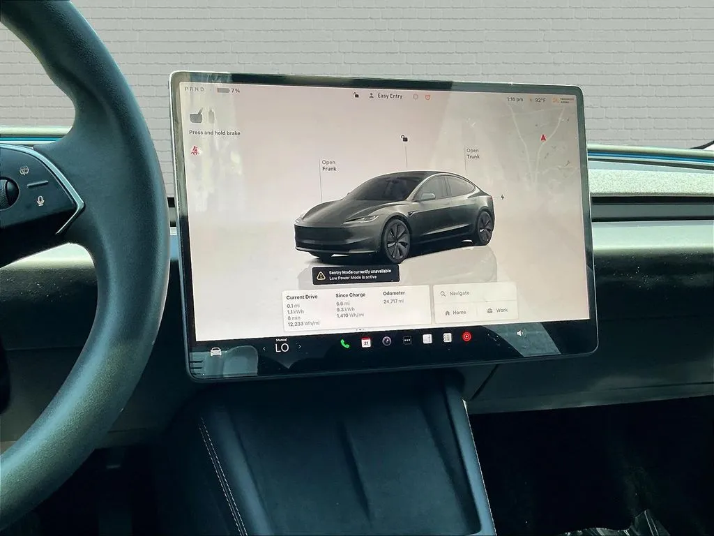 Tesla Model 3 photo 8