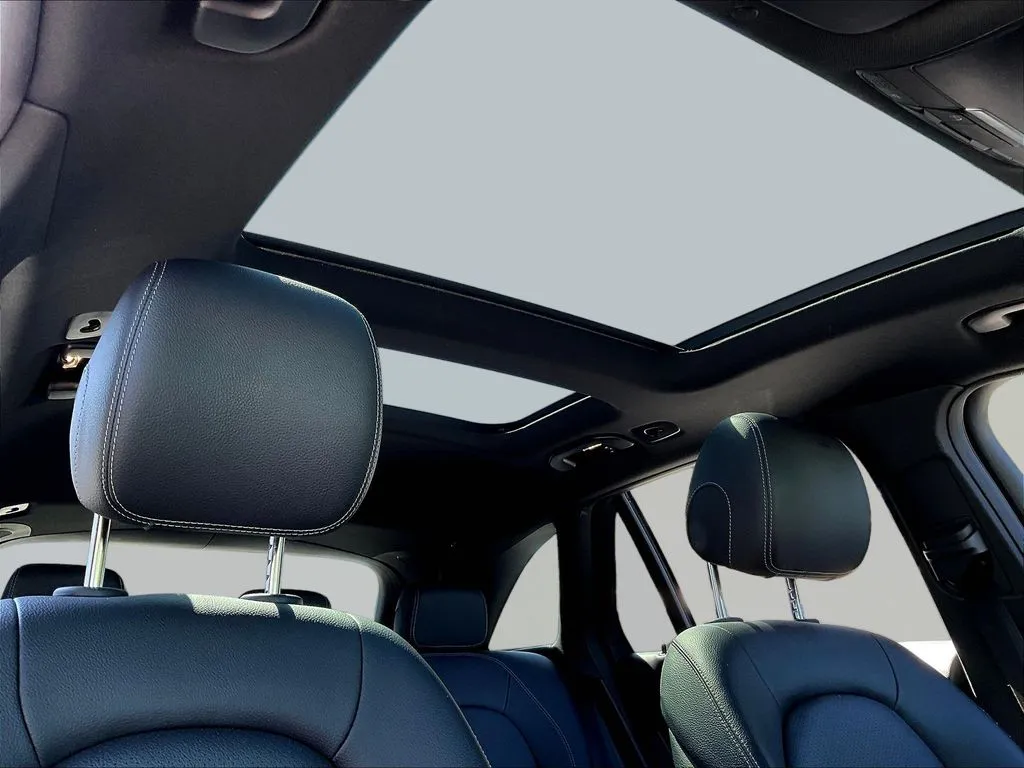 Mercedes-Benz GLC photo 23