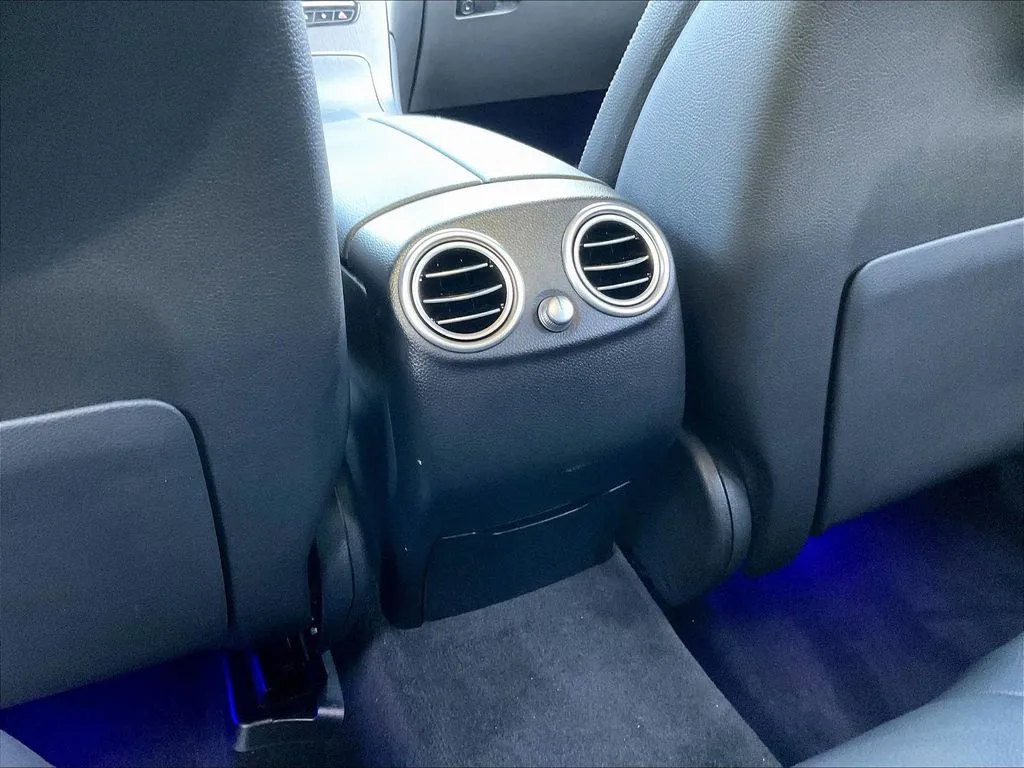 Mercedes-Benz GLC photo 10