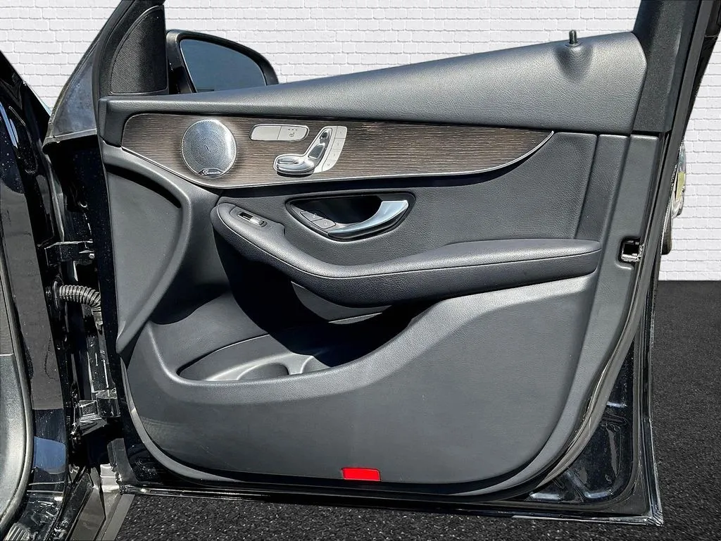Mercedes-Benz GLC photo 24