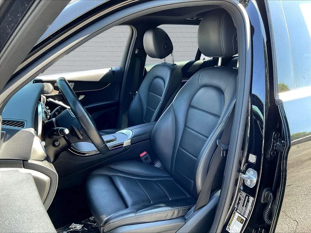 Mercedes-Benz GLC photo 18