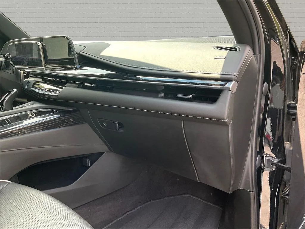 Cadillac Escalade photo 23